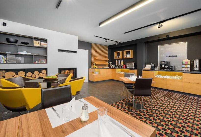 هتل Premier  Adults Only