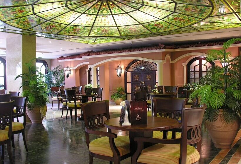 Pyramisa Suites Hotel Cairo