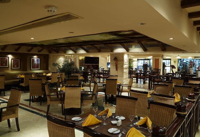 Pyramisa Suites Hotel Cairo