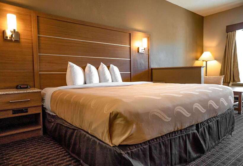 هتل Quality Inn & Suites Near Six Flags   Austell