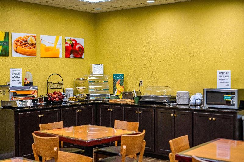 فندق Quality Inn & Suites Near Six Flags   Austell