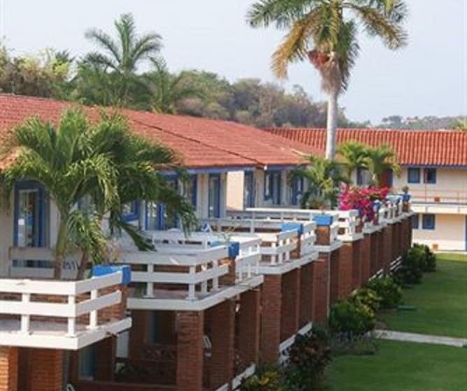 בית מלון כפרי Qualton Club Ixtapa All Inclusive