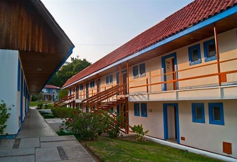 בית מלון כפרי Qualton Club Ixtapa All Inclusive