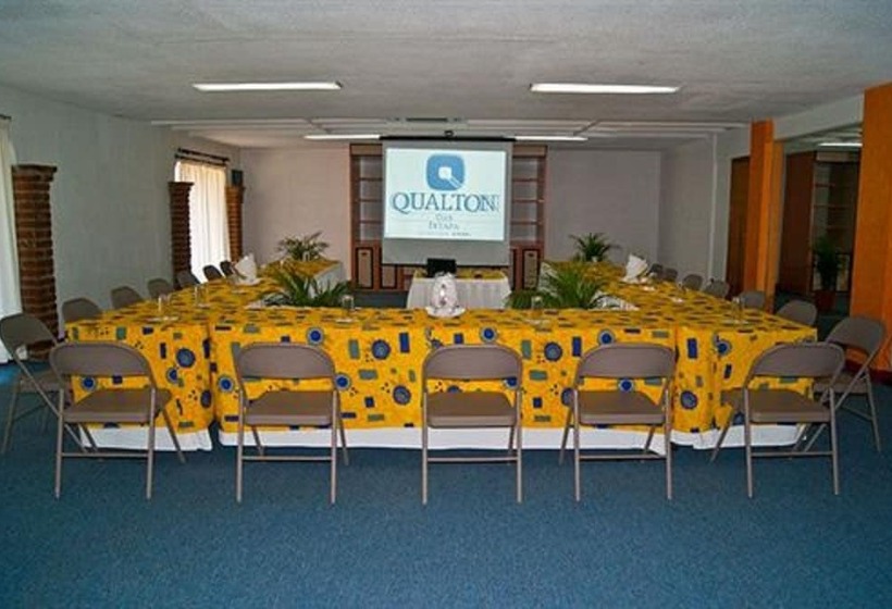 בית מלון כפרי Qualton Club Ixtapa All Inclusive