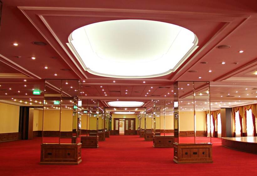 Radisson Slavyanskaya Hotel And Business Centre, Moscow