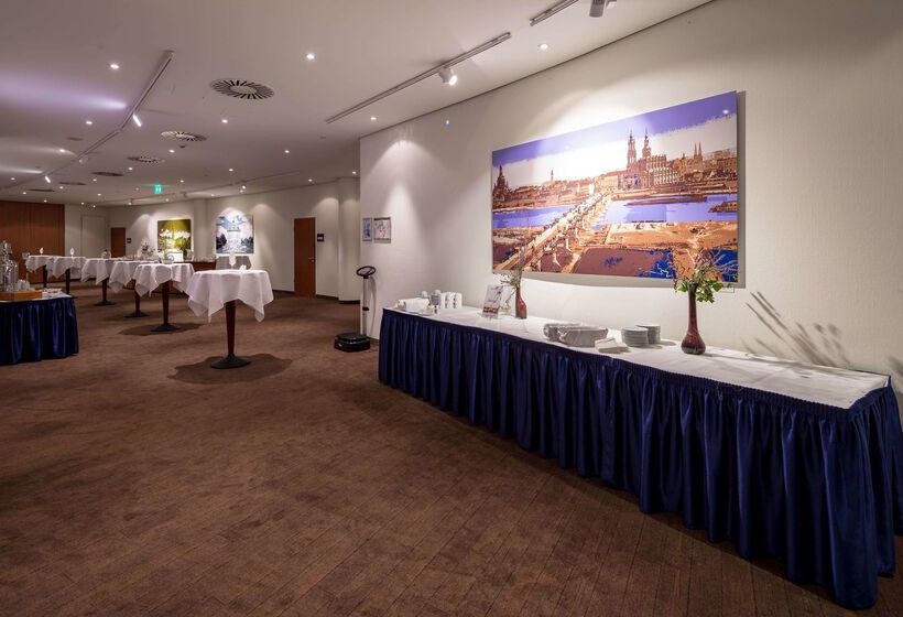 هتل Ramada By Wyndham Dresden