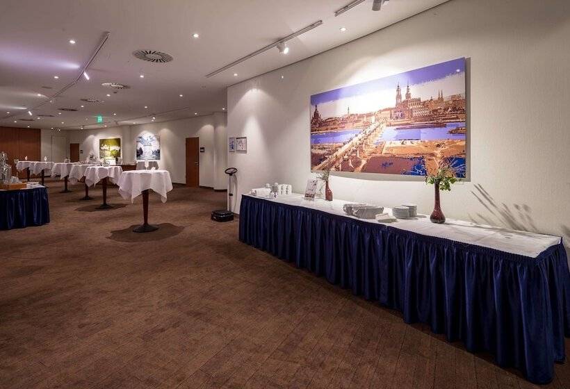 هتل Ramada By Wyndham Dresden