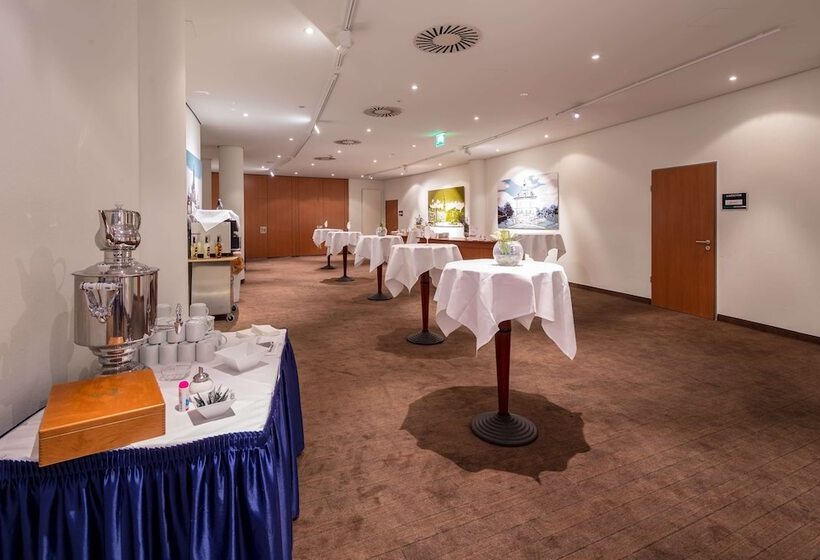 호텔 Ramada By Wyndham Dresden