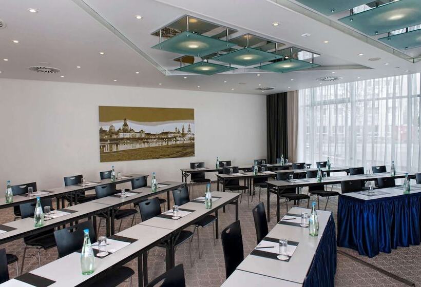 호텔 Ramada By Wyndham Dresden