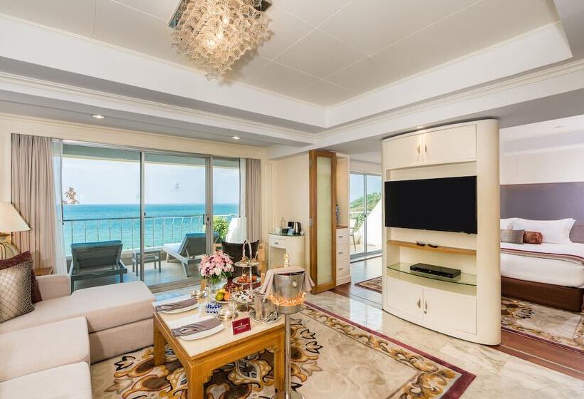 هتل Royal Wing Suites & Spa Pattaya
