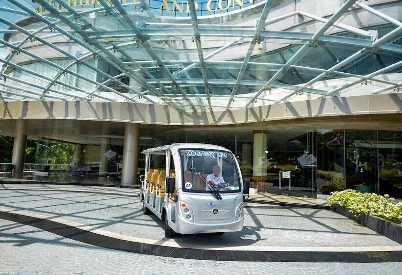 Отель Royal Wing Suites & Spa Pattaya