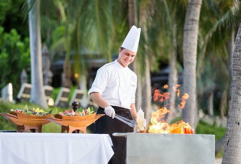 Отель Royal Wing Suites & Spa Pattaya