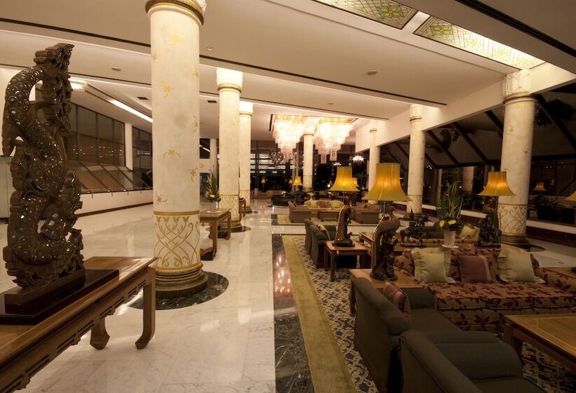 Отель Royal Wing Suites & Spa Pattaya