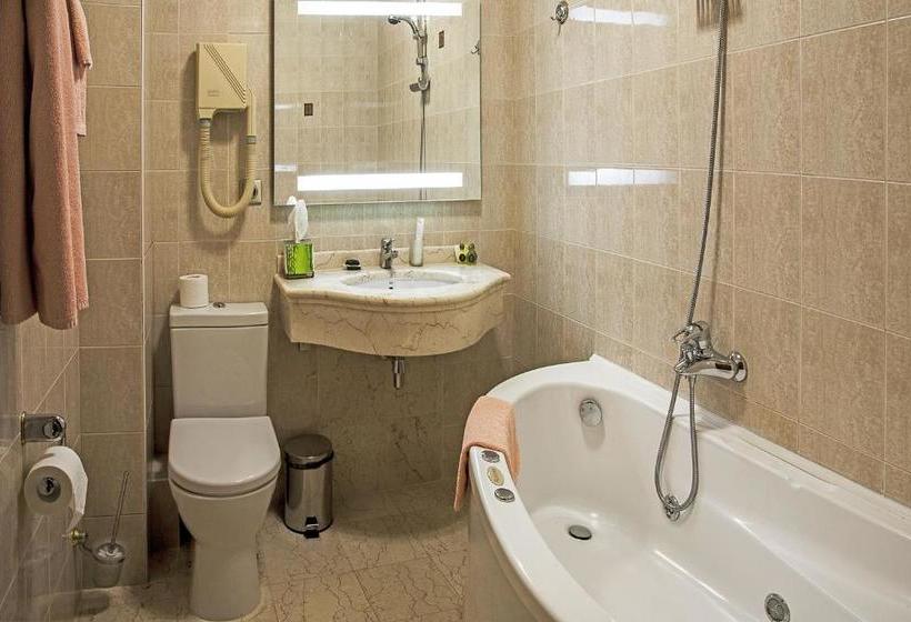 هتل Royal Zenithi