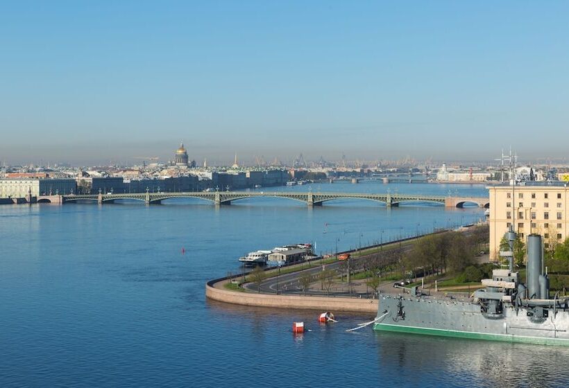 فندق Saint Petersburg