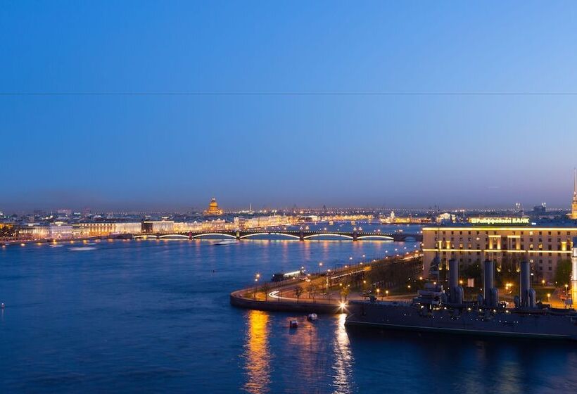 فندق Saint Petersburg