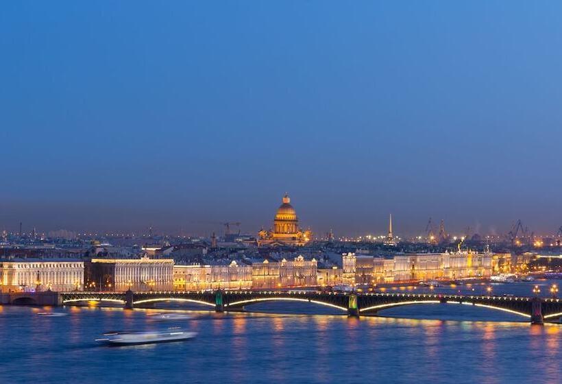 فندق Saint Petersburg