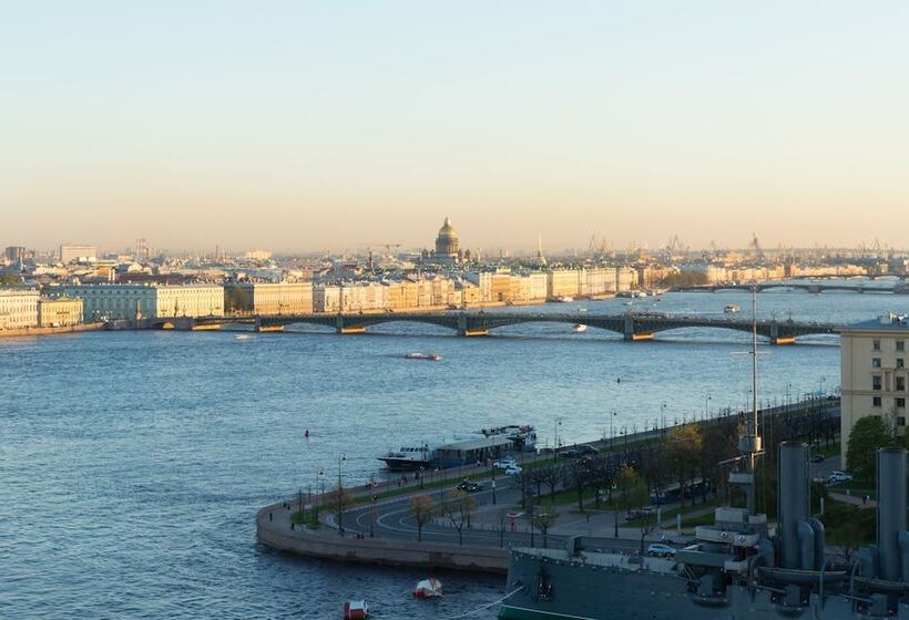 فندق Saint Petersburg