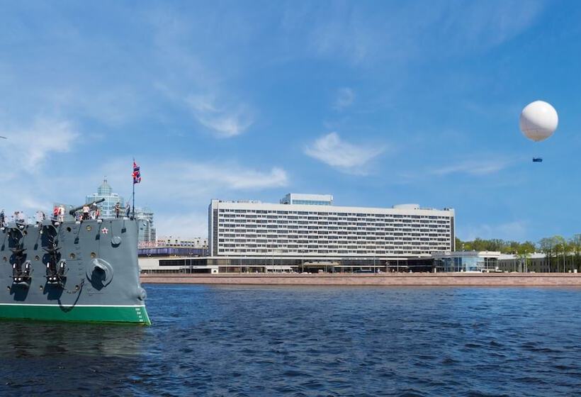 فندق Saint Petersburg