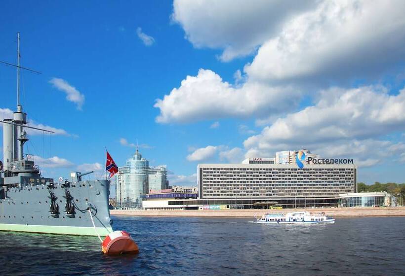 فندق Saint Petersburg