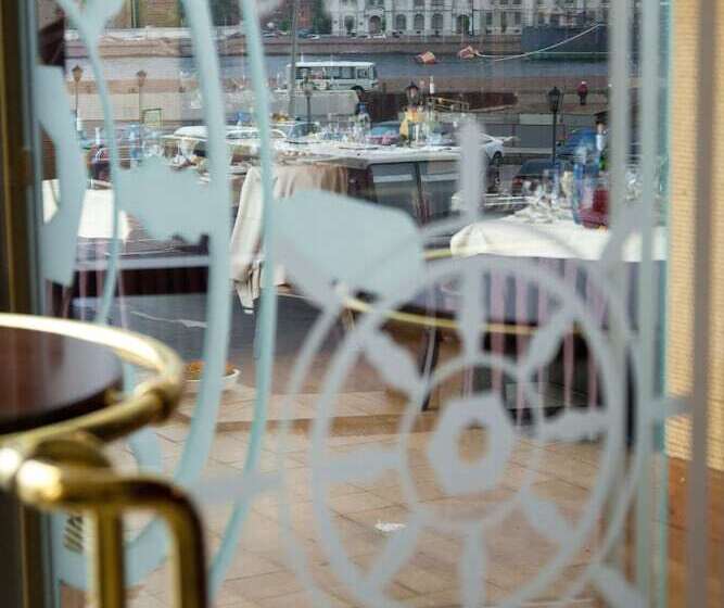 فندق Saint Petersburg