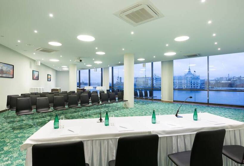 فندق Saint Petersburg