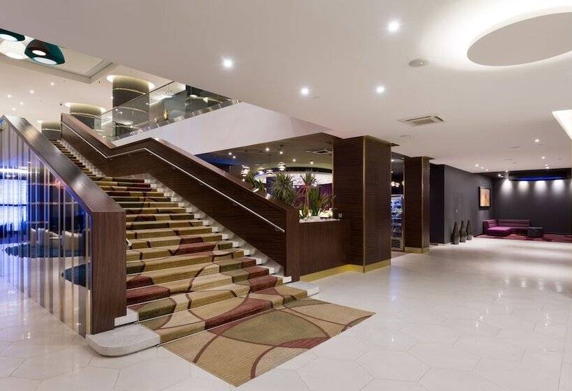 فندق Saint Petersburg