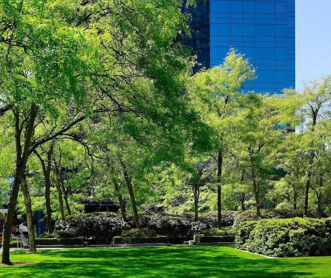 فندق Sheraton Vancouver Wall Centre
