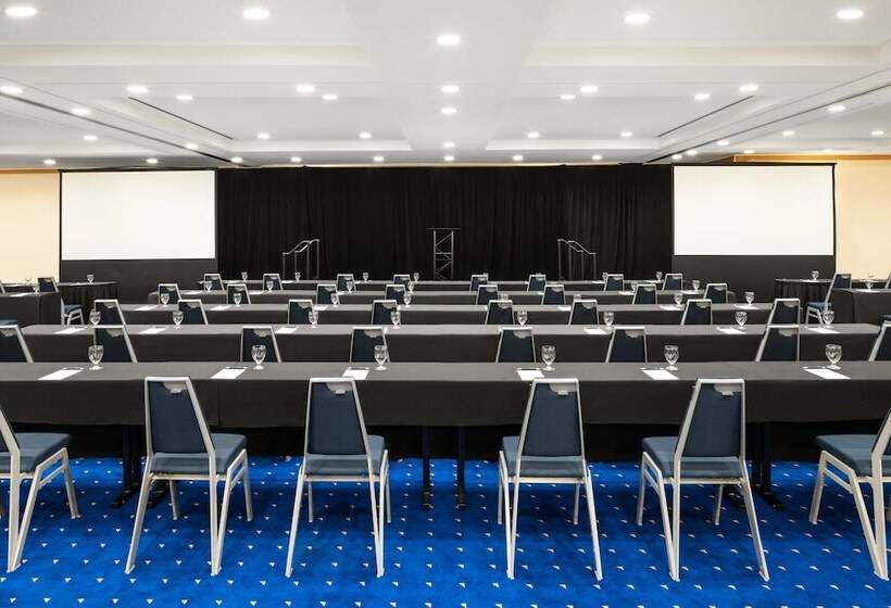 فندق Sheraton Vancouver Wall Centre