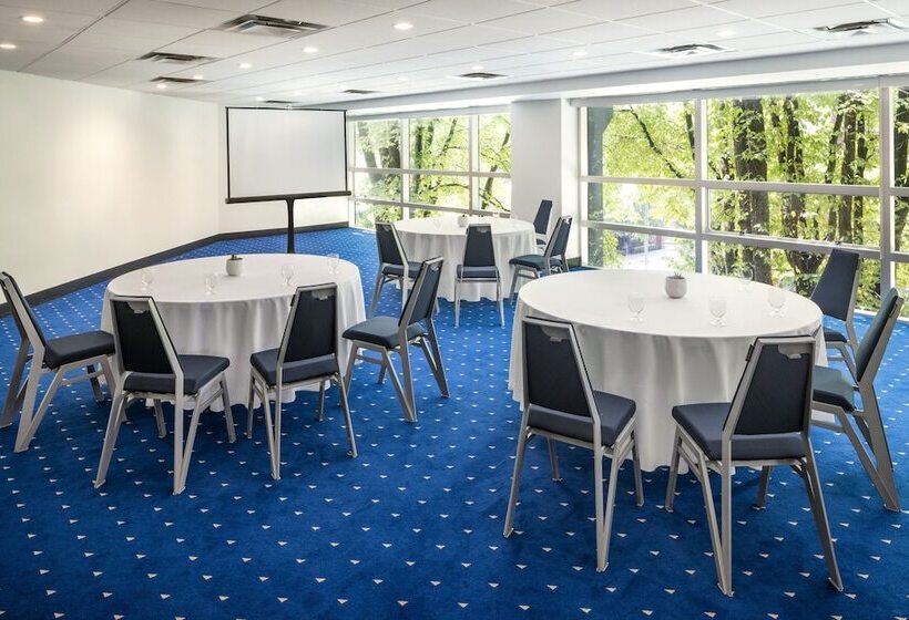 فندق Sheraton Vancouver Wall Centre