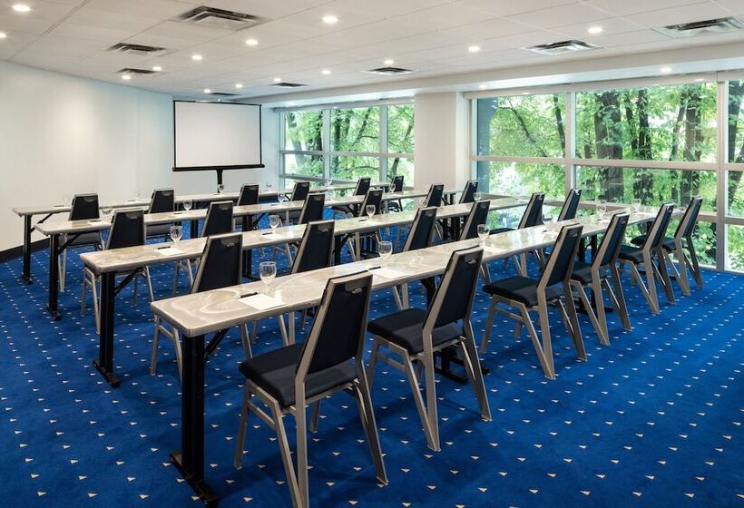 فندق Sheraton Vancouver Wall Centre