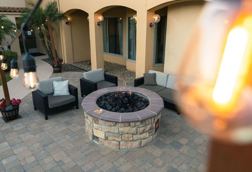 هتل Sonesta Select Camarillo
