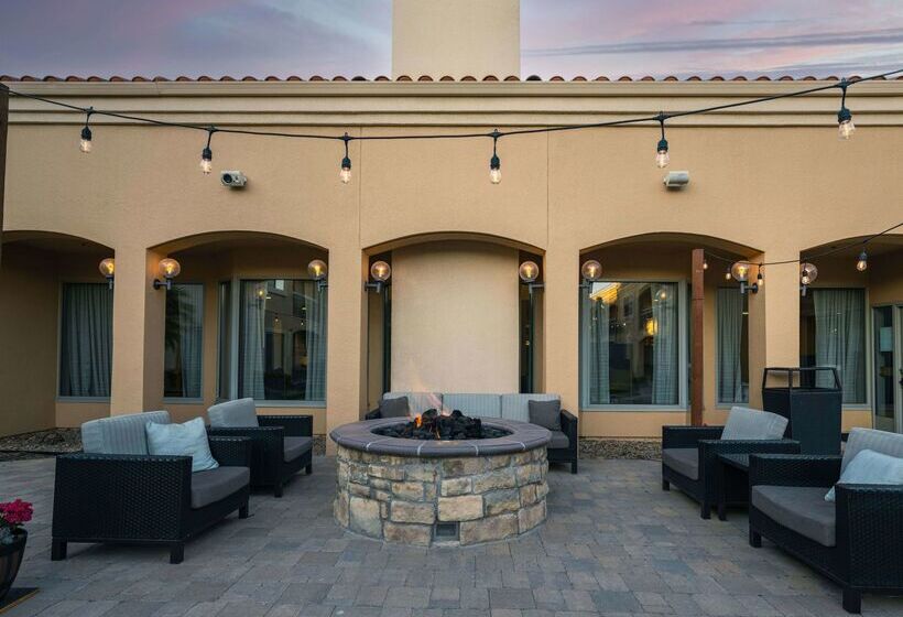 ホテル Sonesta Select Camarillo