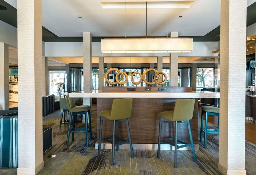 ホテル Sonesta Select Camarillo