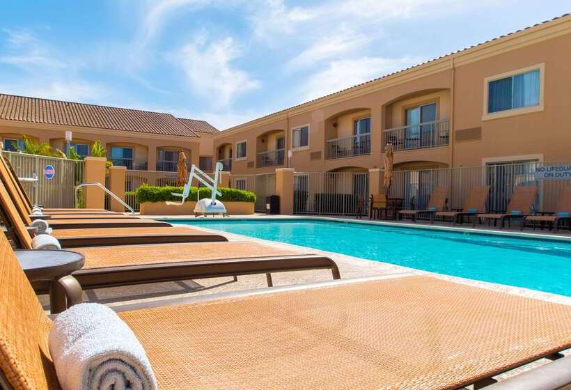 ホテル Sonesta Select Camarillo