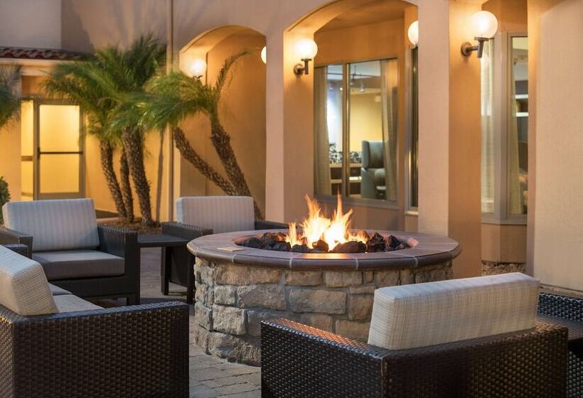 ホテル Sonesta Select Camarillo