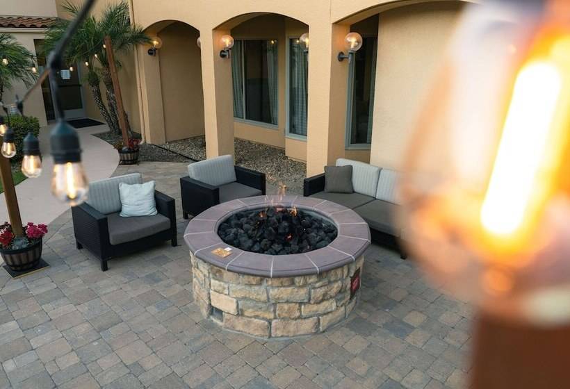 ホテル Sonesta Select Camarillo