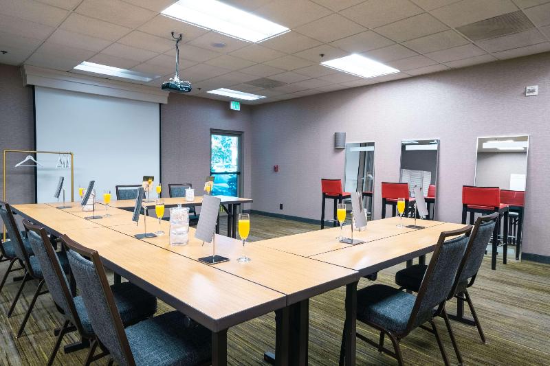 ホテル Sonesta Select Camarillo