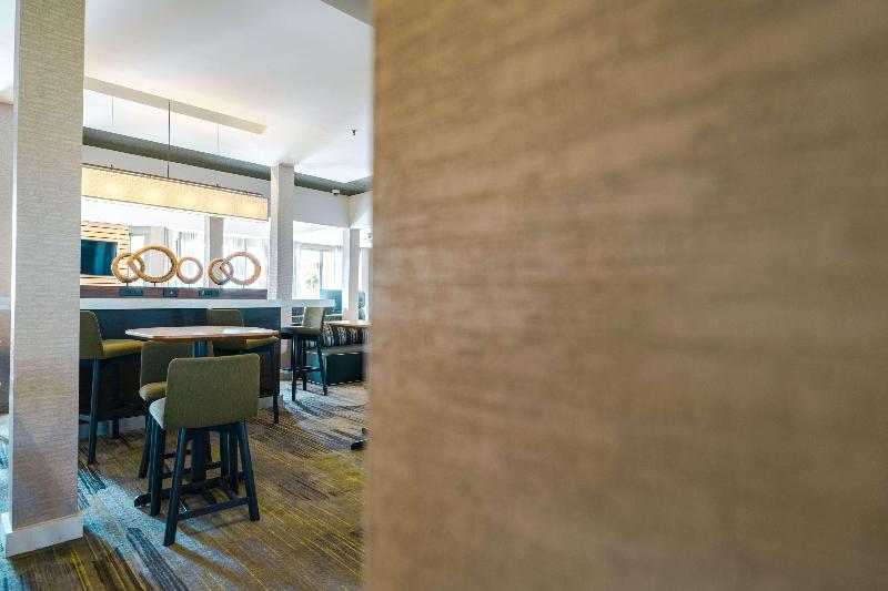 ホテル Sonesta Select Camarillo