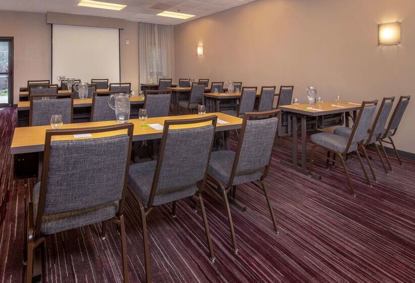 Отель Sonesta Select Newark Christiana Mall