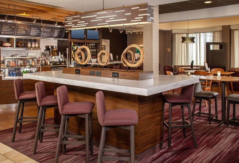 Отель Sonesta Select Newark Christiana Mall