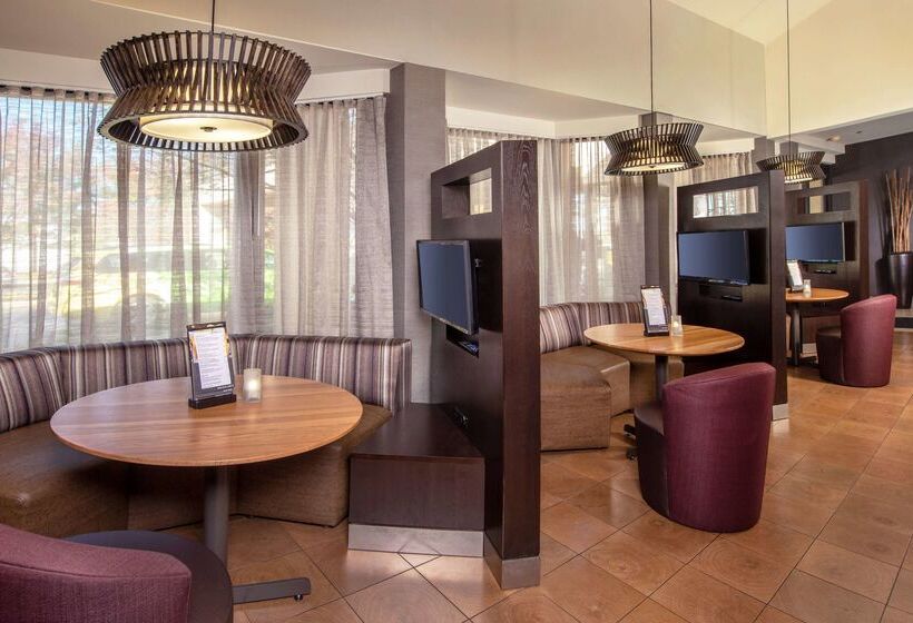 Отель Sonesta Select Newark Christiana Mall