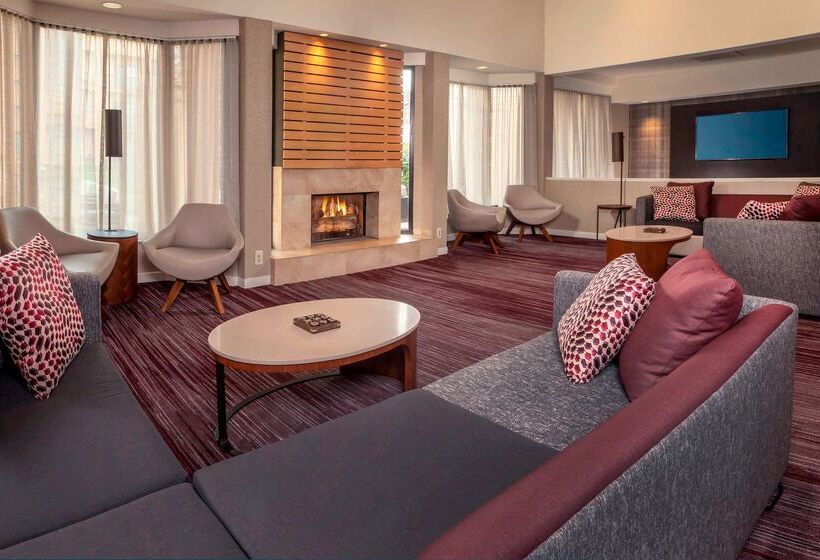 Отель Sonesta Select Newark Christiana Mall