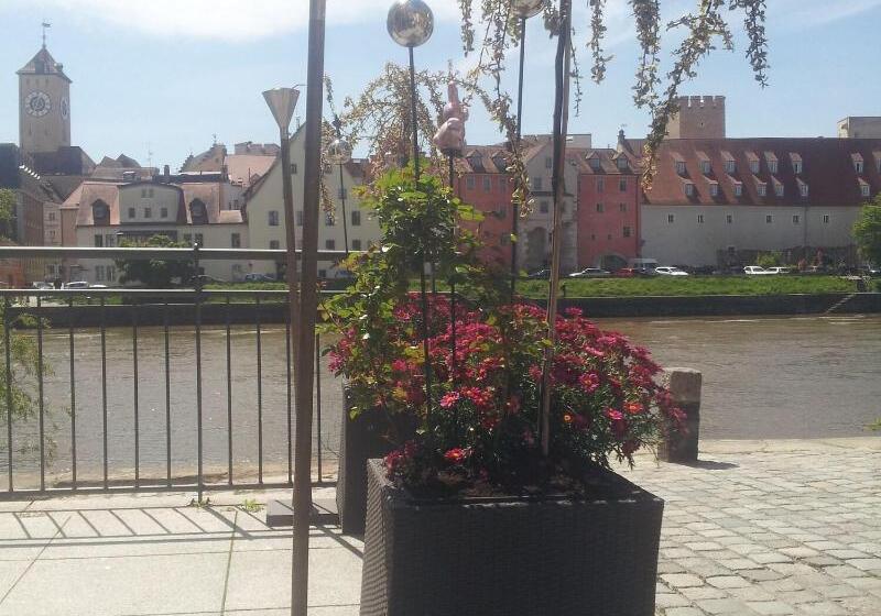 Sorat Insel Hotel Regensburg