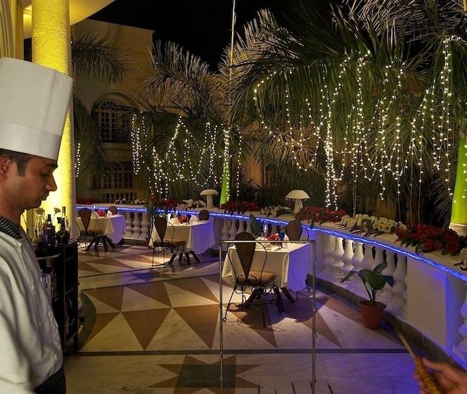 בית מלון כפרי Taj Mahal, Lucknow