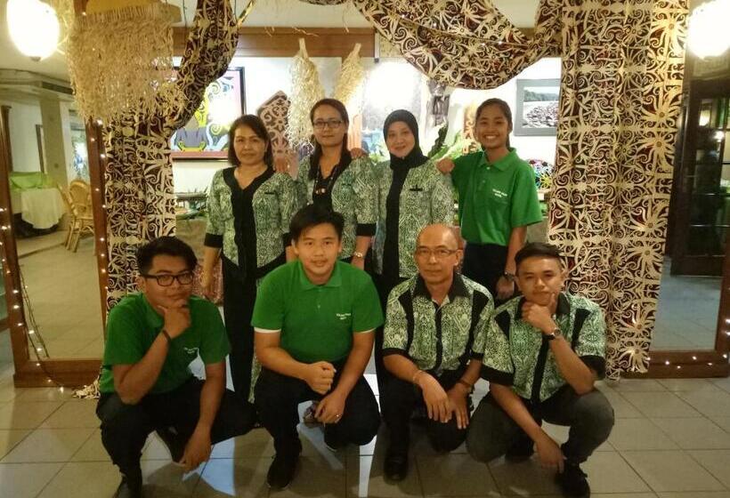 ホテル Telang Usan