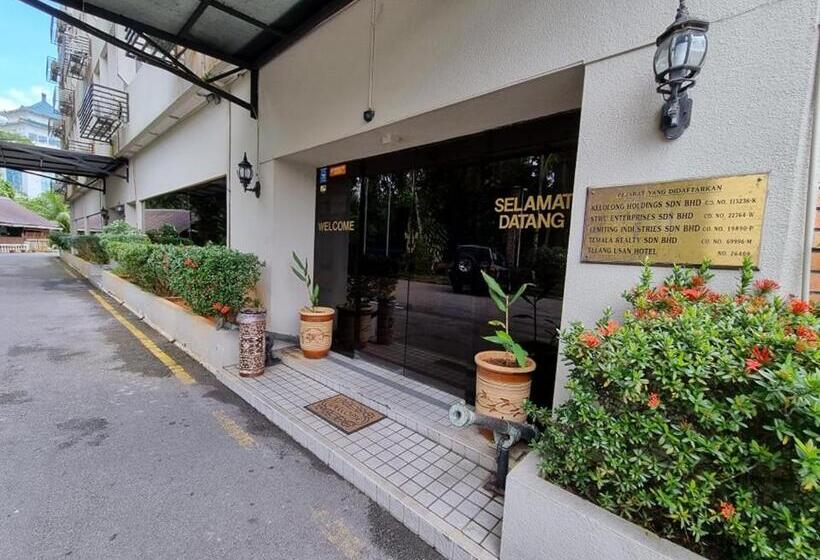 ホテル Telang Usan