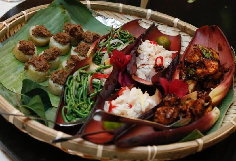 ホテル Telang Usan