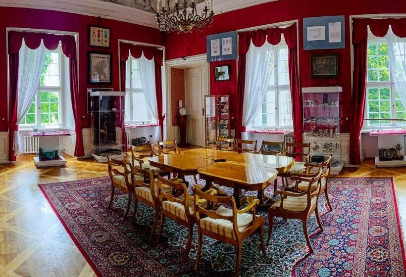 Отель Zamek Królewski W Rydzynie