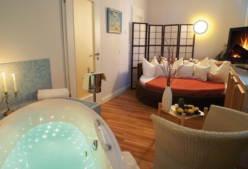 Hotel Zur Post  Ein Rovell